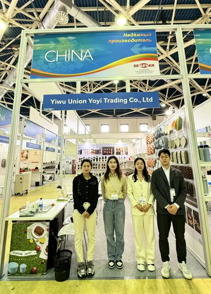 YOYI exhibition team